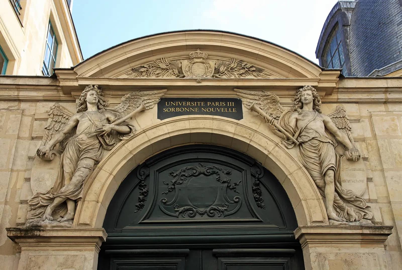 École nationale supérieure des Arts Décoratifs campus — Entrance of one of the buildings of University Sorbonne Nouvelle - Paris III , 5 rue de l'Ecole de Médecine, Paris. Form