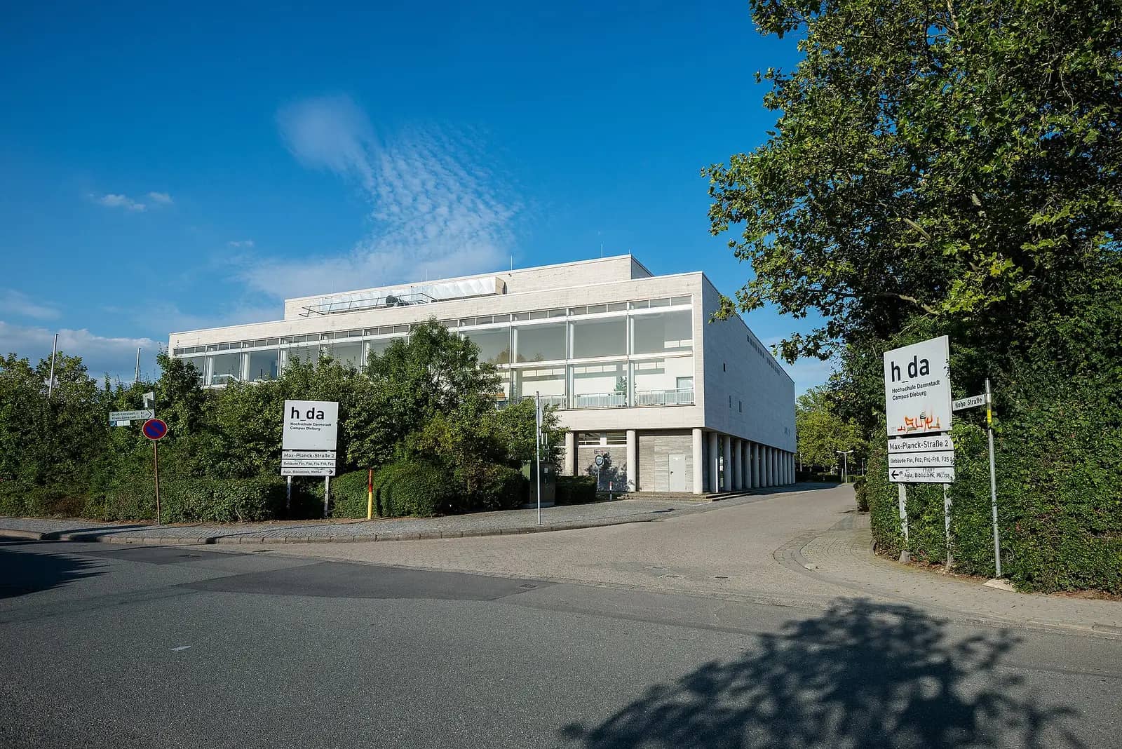 Hochschule Darmstadt campus — Einfahrt zum Campus Dieburg der h_da